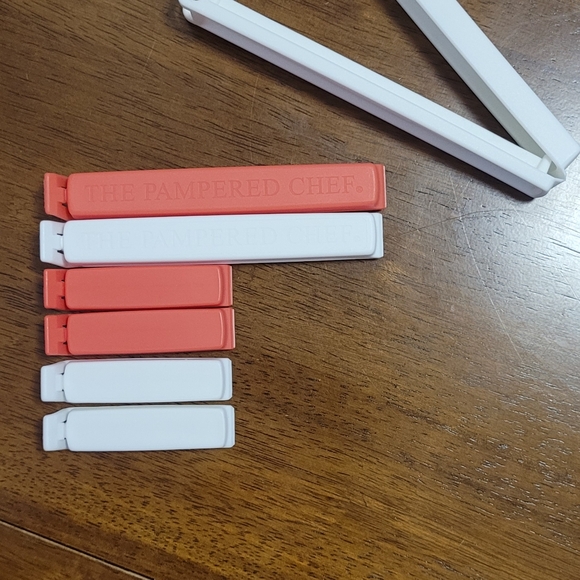 Pampered Chef Twixit Clips - Picture 3 of 3